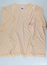 Load image into Gallery viewer, Mas Amor Porfavor Pump T-shirt