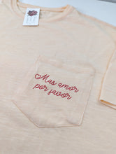Load image into Gallery viewer, Mas Amor Porfavor Pump T-shirt