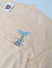 Load image into Gallery viewer, Sirenita Morenita Pump T-shirt